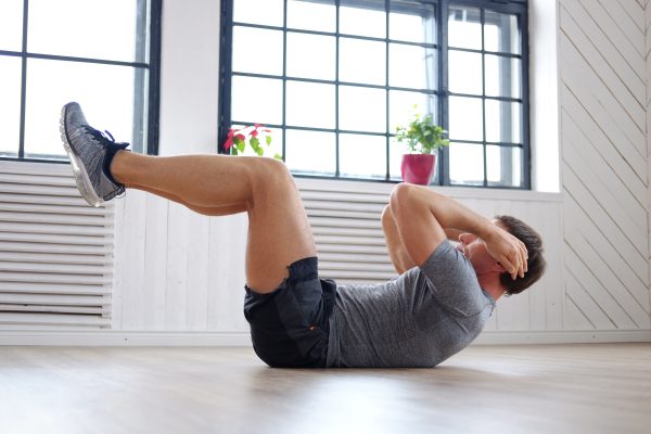 Crunch : guide complet, technique et muscles sollicités