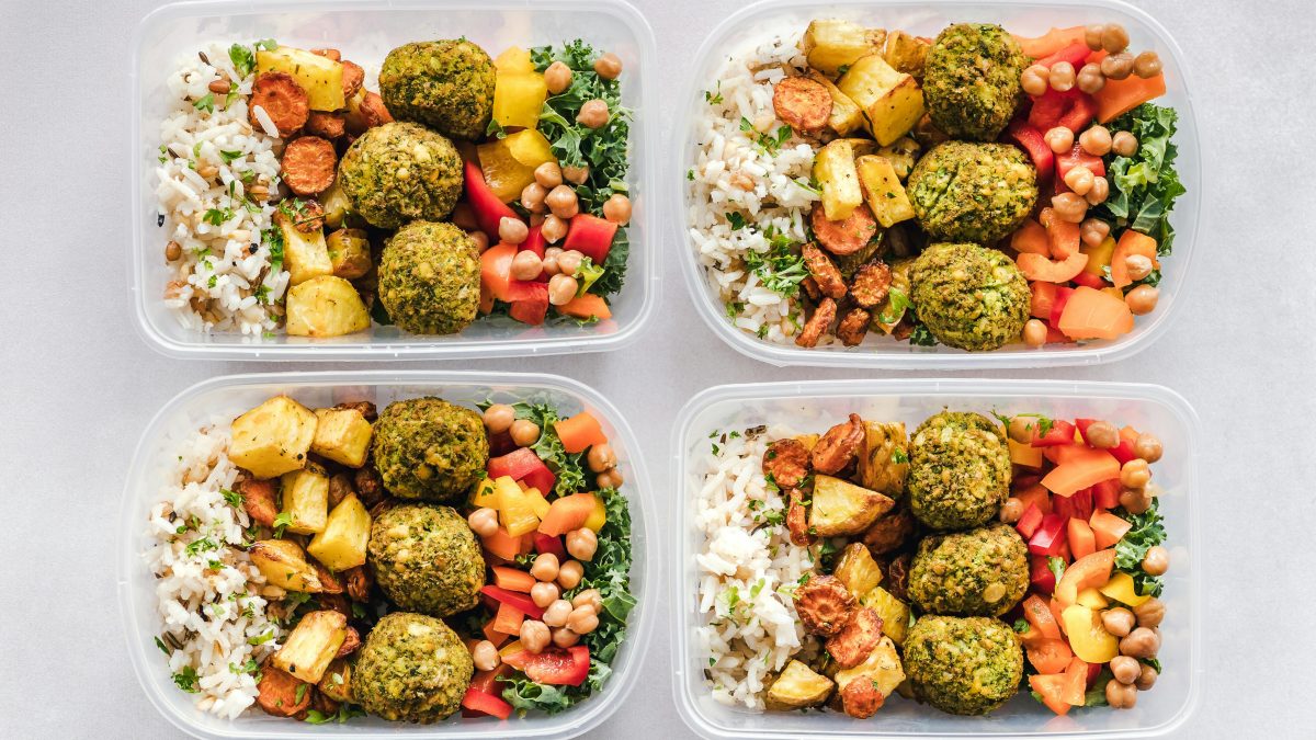 Nutrition musculation femme : protéines, calories et macros pour progresser